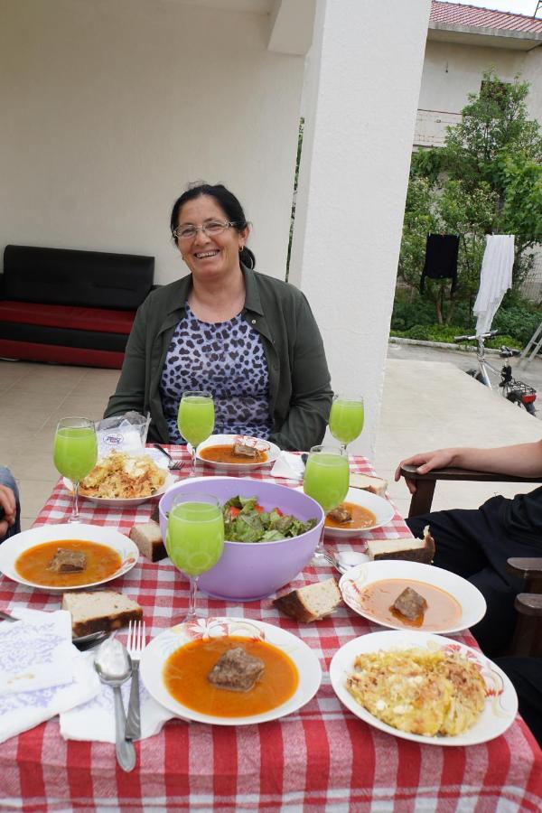 Elbasan Backpacker Hostel Bagian luar foto
