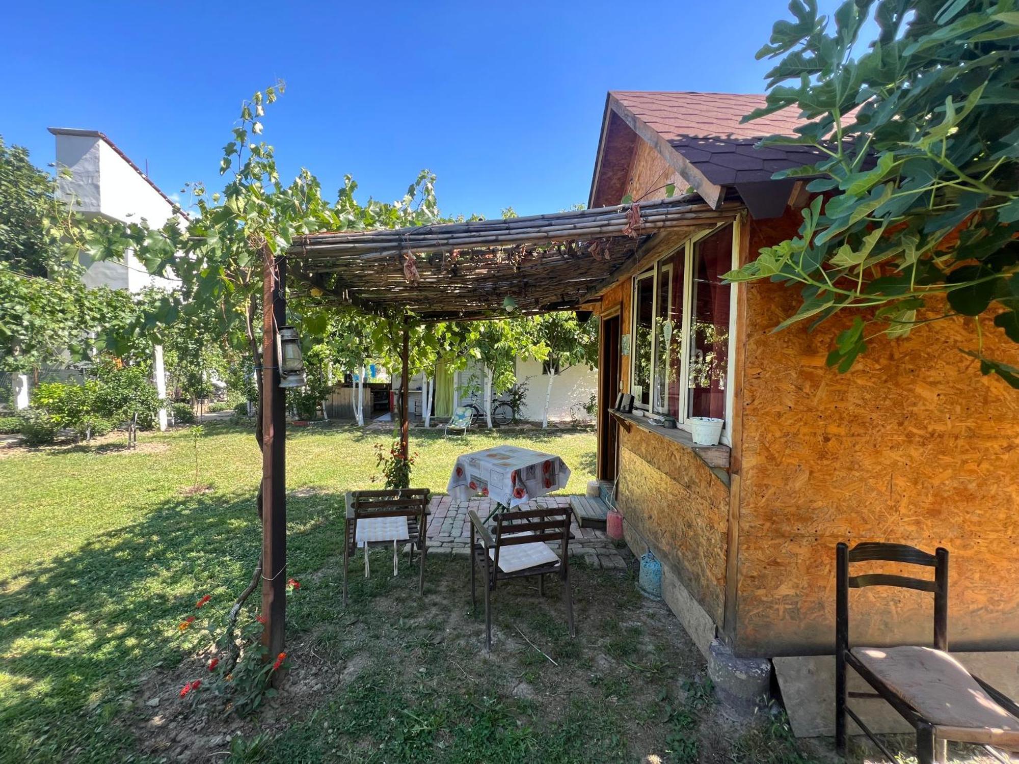 Elbasan Backpacker Hostel Bagian luar foto
