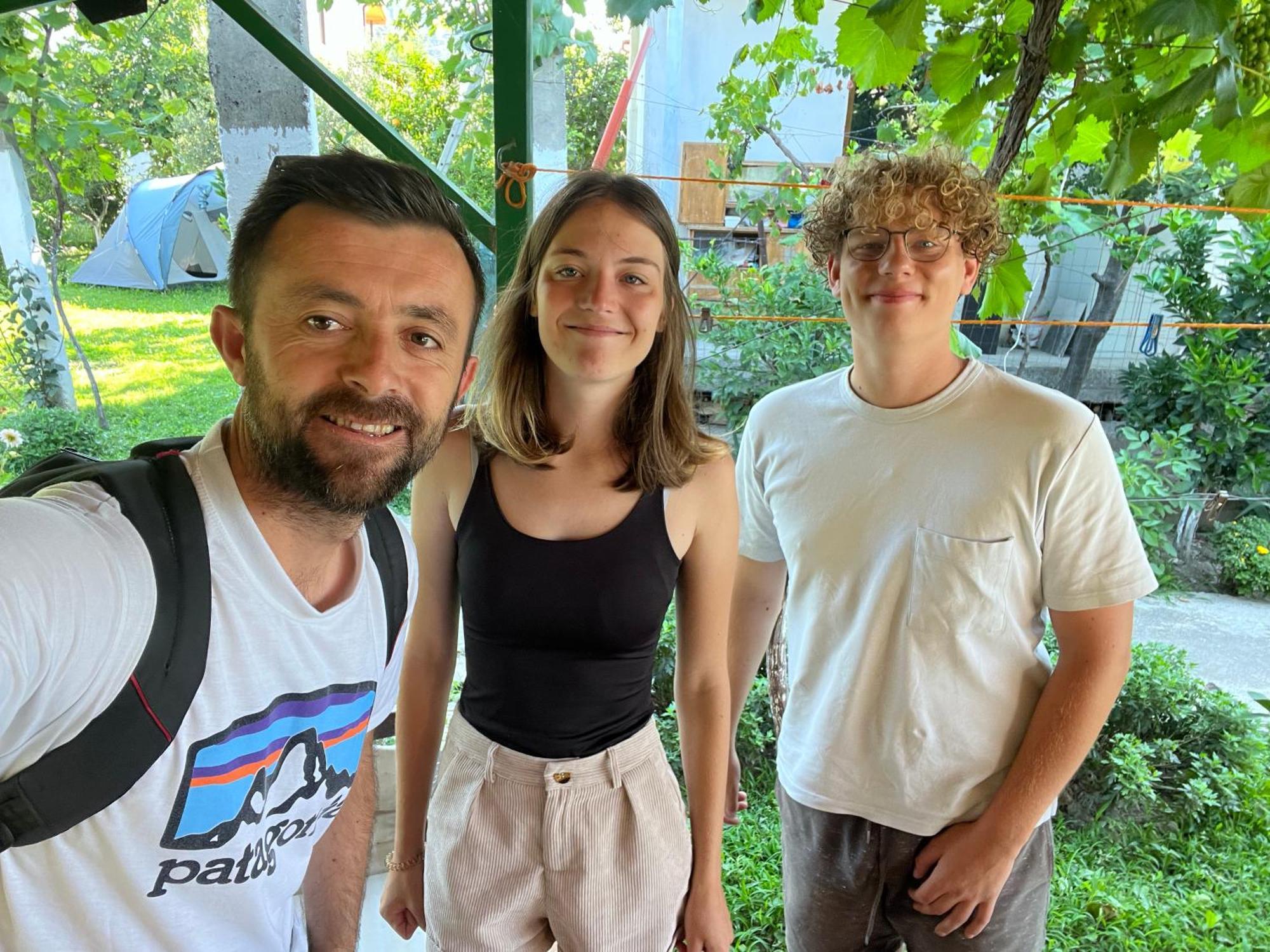 Elbasan Backpacker Hostel Bagian luar foto