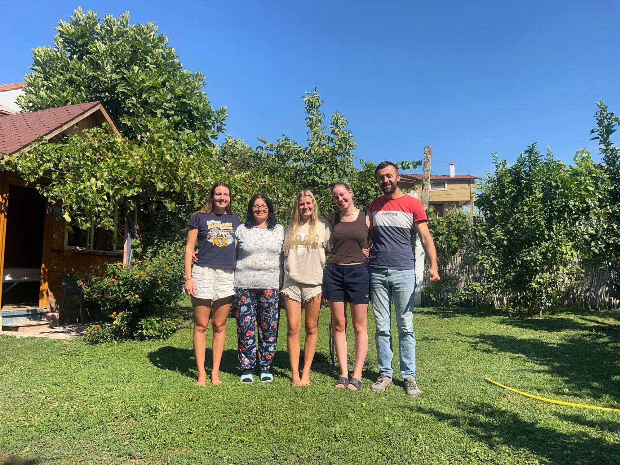 Elbasan Backpacker Hostel Bagian luar foto