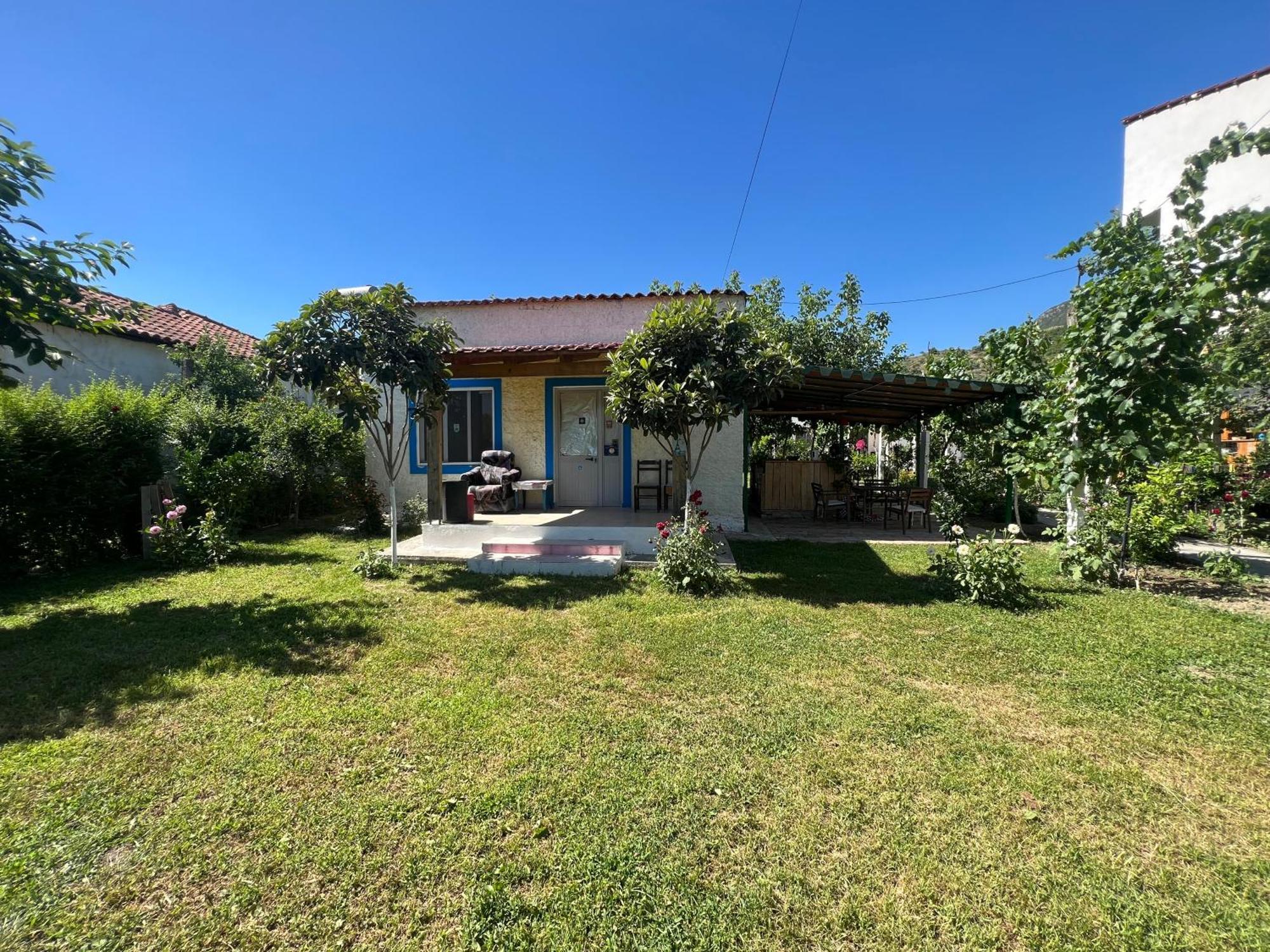 Elbasan Backpacker Hostel Bagian luar foto