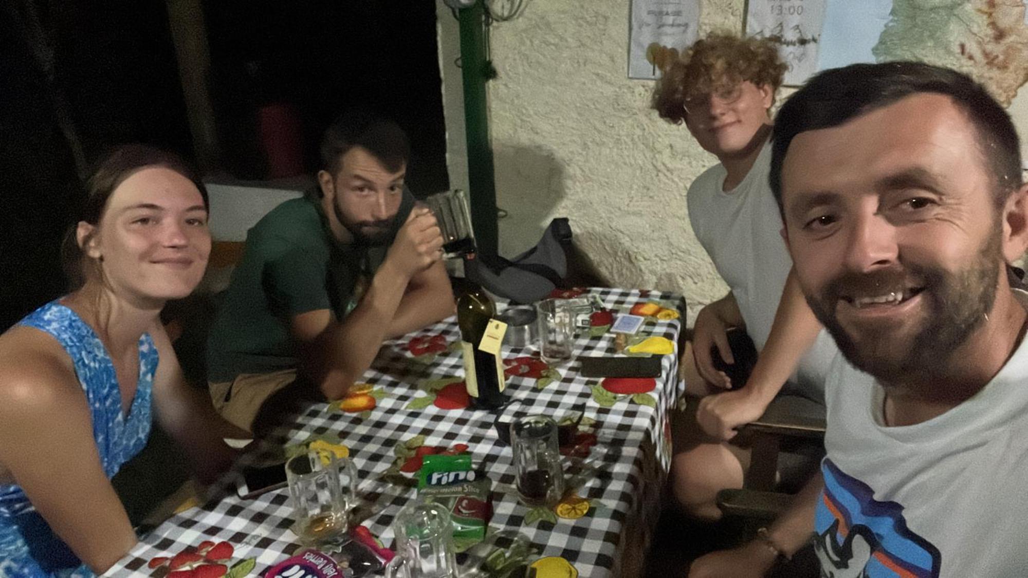 Elbasan Backpacker Hostel Bagian luar foto