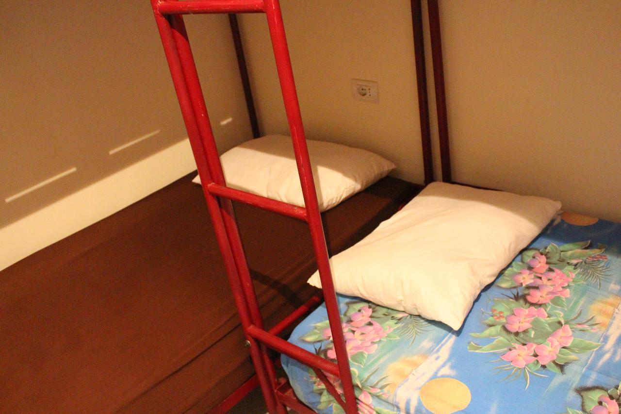 Elbasan Backpacker Hostel Bagian luar foto