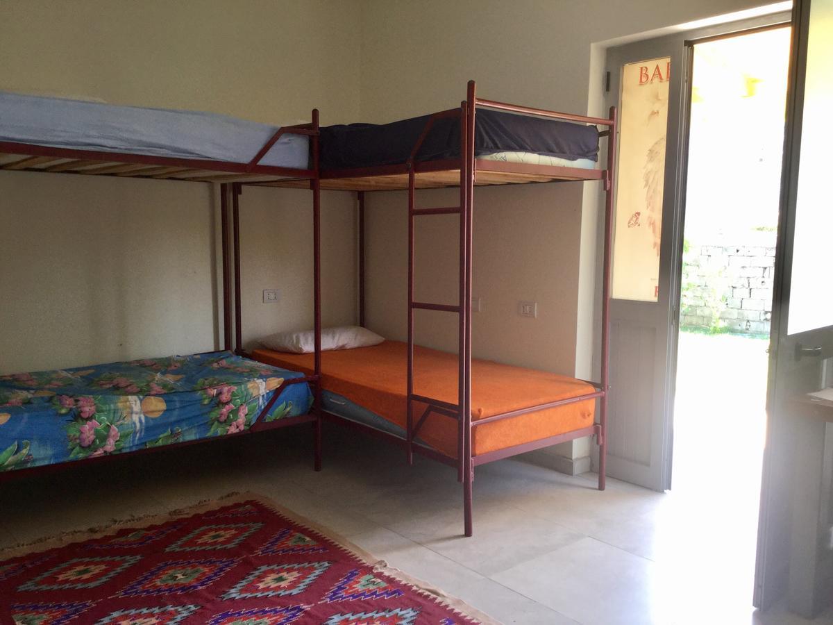 Elbasan Backpacker Hostel Bagian luar foto