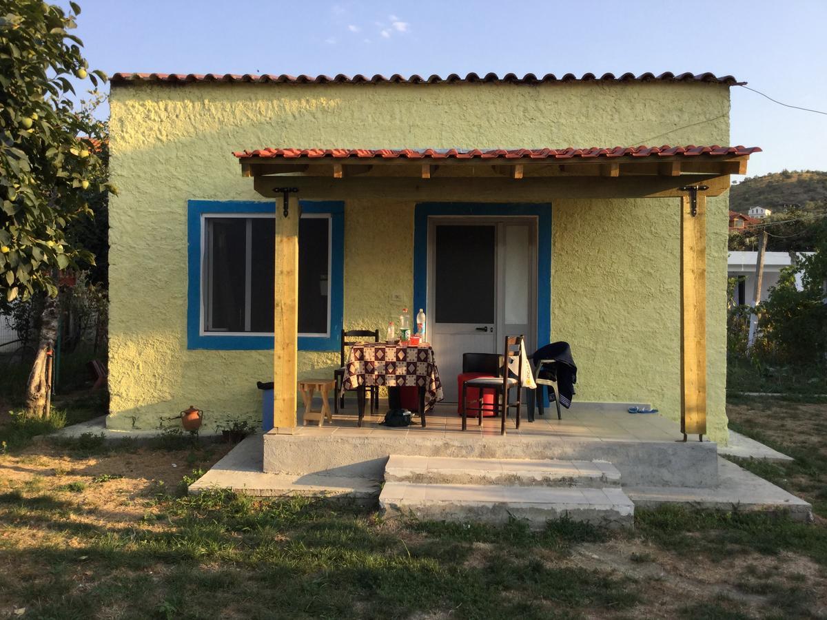 Elbasan Backpacker Hostel Bagian luar foto