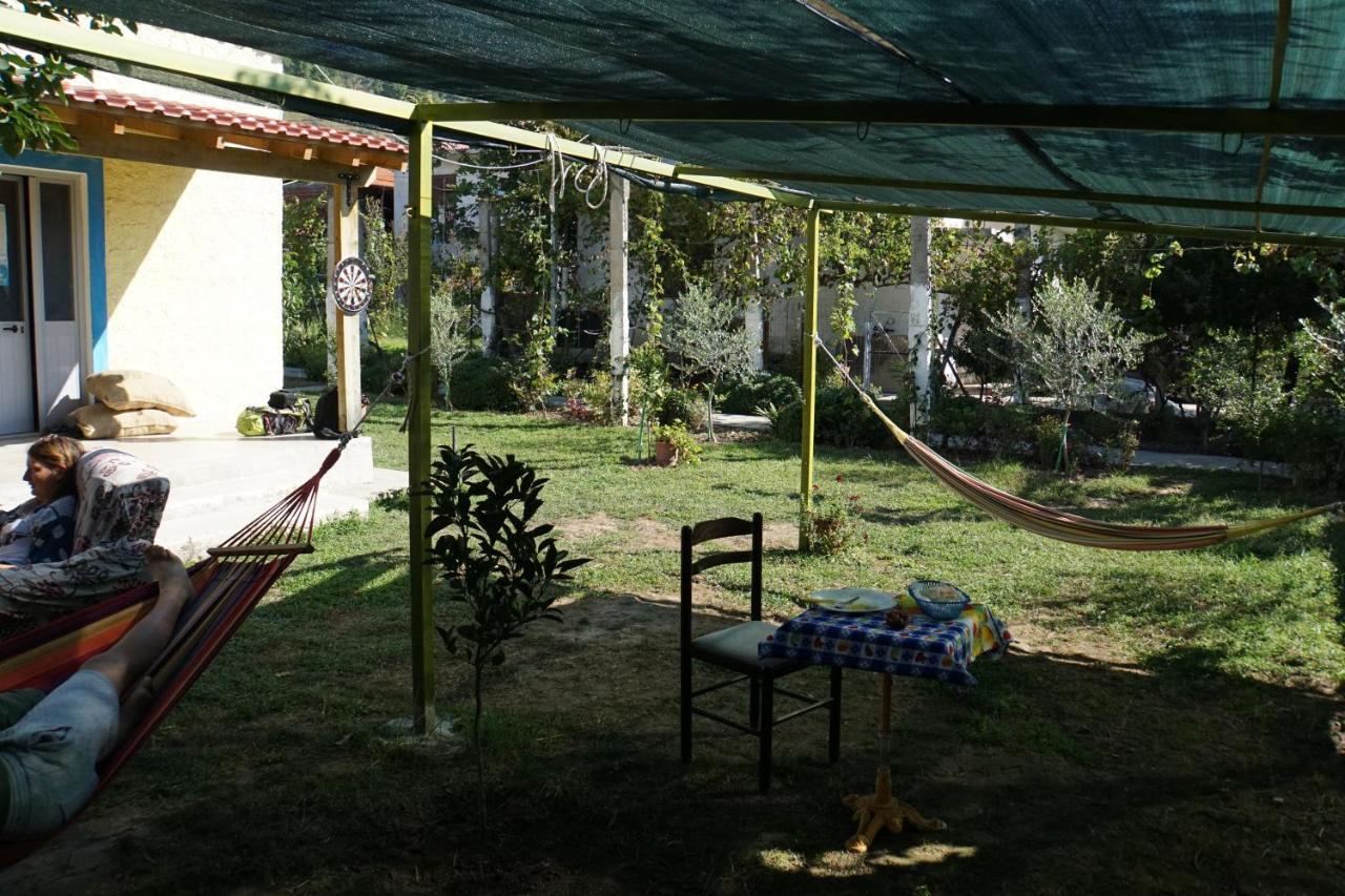 Elbasan Backpacker Hostel Bagian luar foto